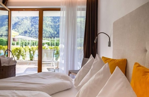 Plaus Apartment | Apartment with pool view