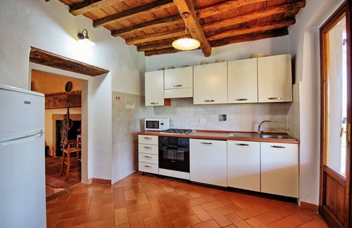 San Casciano in Val di Pesa Apartment | Apartment with pool, WIFI, A/C, TV, terrace, pets allowed, panoramic view, close to Greve In Chianti