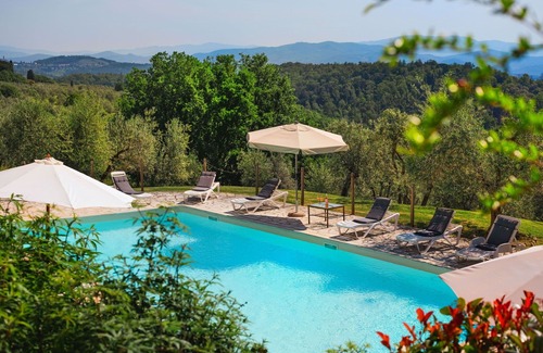 San Casciano in Val di Pesa Apartment | Apartment with pool, WIFI, A/C, TV, terrace, pets allowed, panoramic view, close to Greve In Chianti