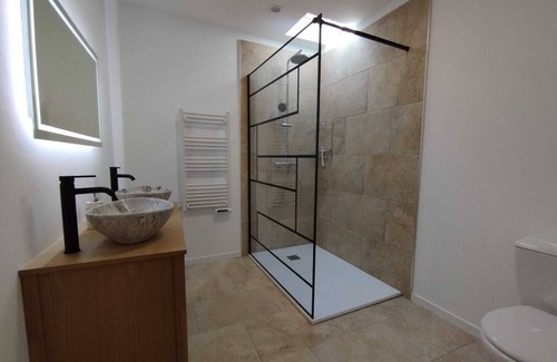 Cuers Apartment | Apartment with private garden