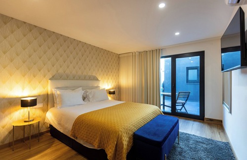 Aveiro Apartment | Apartment with private patio, WI-FI and air conditioning in the center of Aveiro