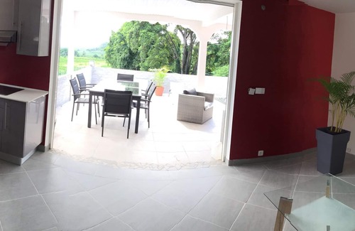 Ducos Apartment | apartment with privatized jacuzzi