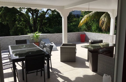 Ducos Apartment | apartment with privatized jacuzzi