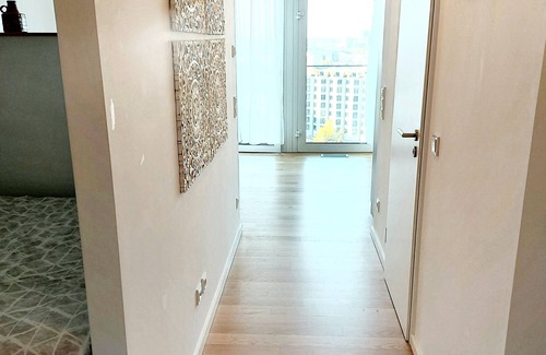 Hafen Apartment | Apartment with river view at the Medienhafen Düsseldorf