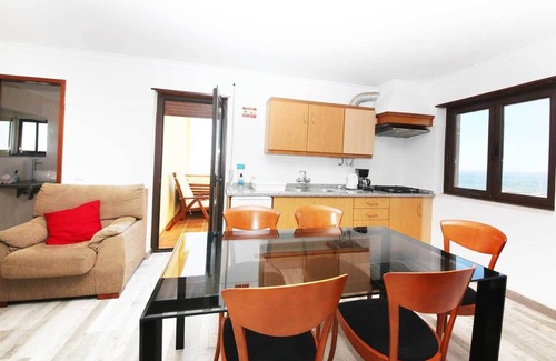 Ericeira Apartment | Apartment with roof terrace and barbecue in the center of Ericeira and directly on the sea
