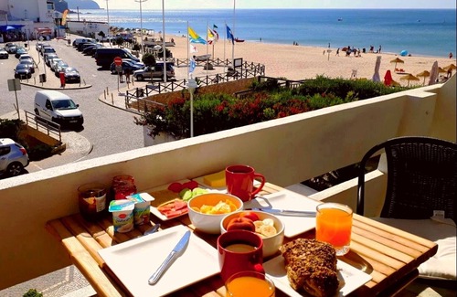 Salema Apartment | Apartment with sea views right on the beach