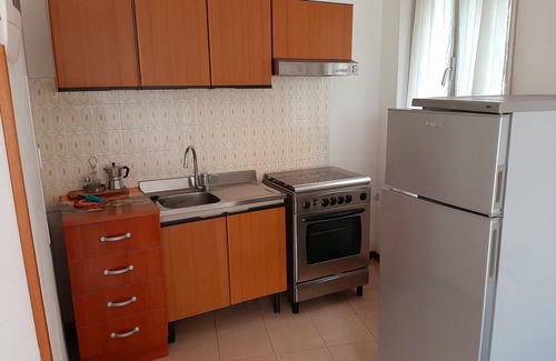 Campagnola Apartment | Apartment with spectacular lake view, large garden, 30m. from the beach