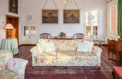 Piombino Dese Apartment | Apartment with swimming pool in Veneto