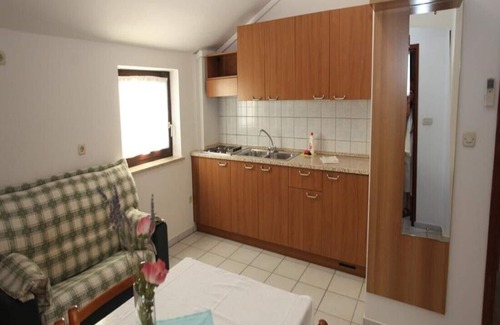 Cres Apartment | Apartment with two bedrooms and terrace double bed