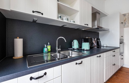 Garding Apartment | Apartment 'Wohnoase Im Denkmal' with Private Terrace, Balcony and Wi-Fi