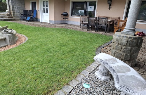 Wald Apartment | Apartment 'Wohnung Ländliche Lage Mit Springbr' with Private Terrace, Private Garden and Wi-Fi