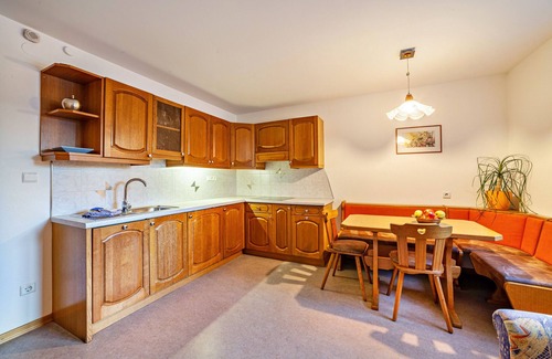 Laces Apartment | Apartment 'Wohnung Morgenduft Schnalserhof' with Mountain View, Shared Terrace and Wi-Fi