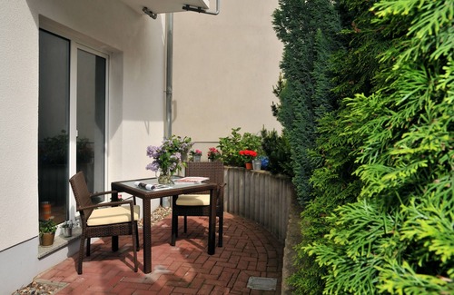 Stralsund Apartment | Apartment 'Wohnungen 'am Kütertor' - Wikinger' with Private Terrace and Wi-Fi