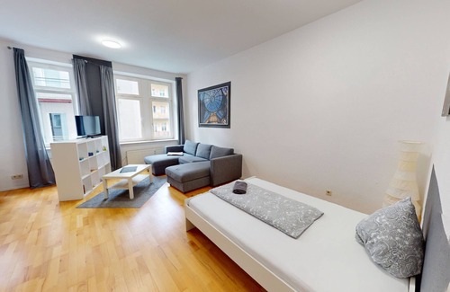 Zentrum-Nord Apartment | Apartment 'Zentrales Loft Mitten In Leipzig' with Wi-Fi