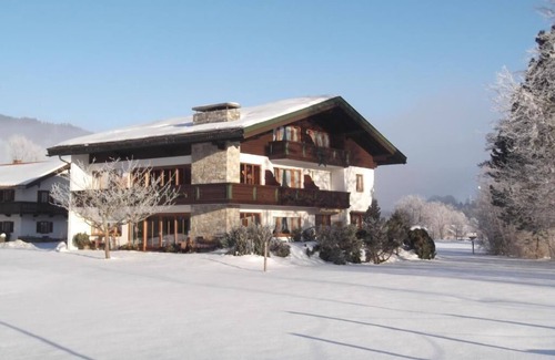 Ruhpolding Apartment | Apartment Zinnkopf 27 sqm, south-east balcony or terrace, kitchenette, WLAN, 1 living/bedroom.