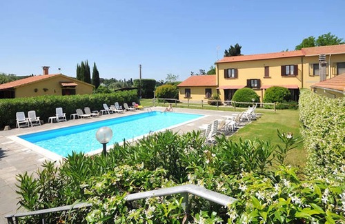 Cecina Apartment | Apartment2 Casa Milla wi-fi swimming pool holiday gardens for relaxing Tuscany sea