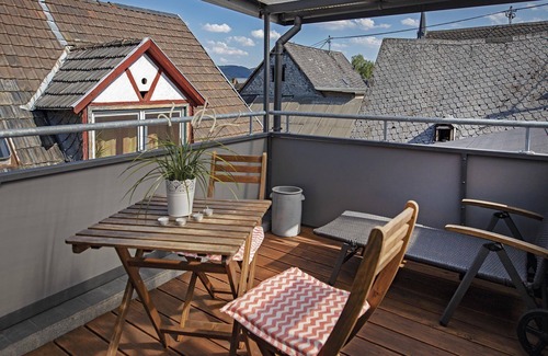 Rhens Apartment | * Apartments - 4 modern double rooms - large kitchen, dining room