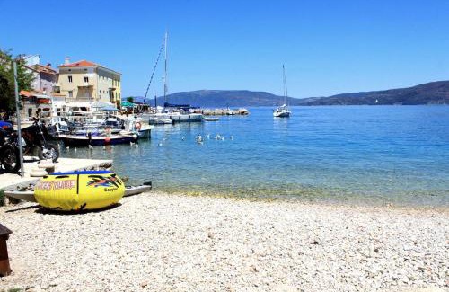 Valun Apartment | Apartments by the sea Valun, Cres - 8081