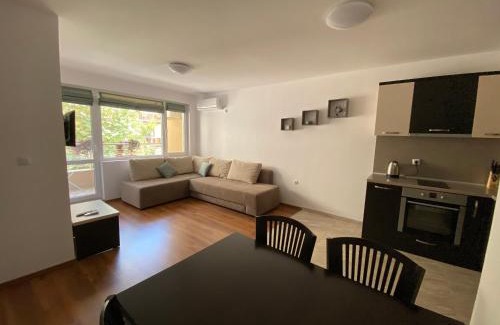 Pomorie Apartment | Apartments Dione