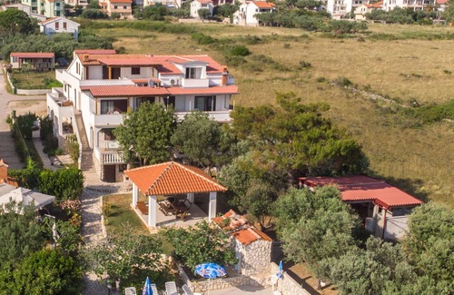 Povljana Apartment | Apartments Crljenko (25301-A1) - Povljana - island Pag