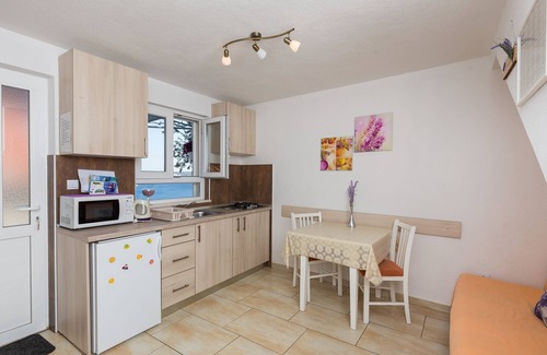 Lozica Apartment | Apartments Lovro - Duplex One Bedroom Apartment with Terrace and Partial Sea View (1)