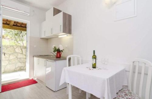 Kobas Apartment | Apartments Matu ko Mljet - One Bedroom Apartment with Balcony and Sea View