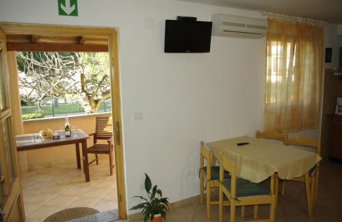 Finida House | Apartments & Rooms BARBARA