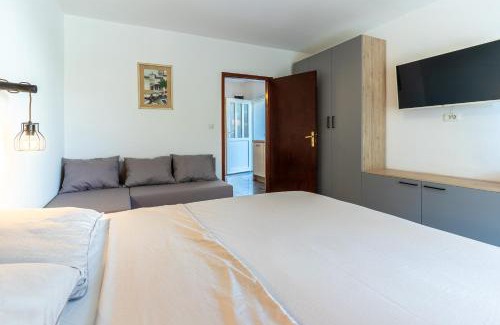 Cres Apartment | Apartments & Rooms Klemenc
