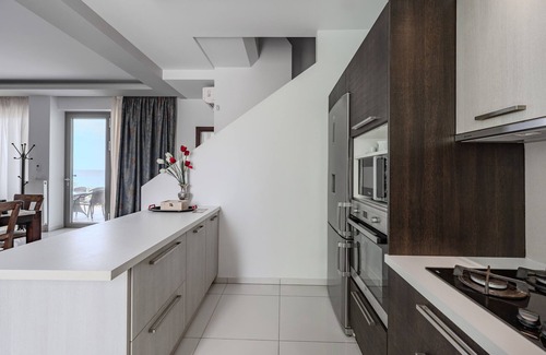 Kato Gouves Villa | Aphrodite beachfront villa - on the Waves