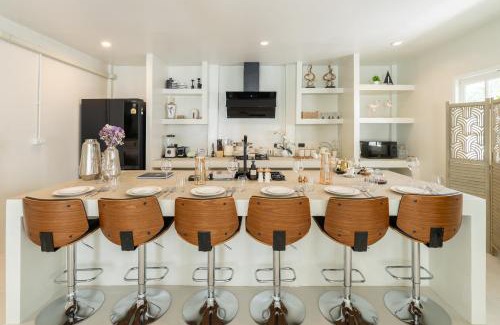Old City House | Aphrodite & Venus Resort I 14 Bedrooms I Old City I Daily Housekeeping