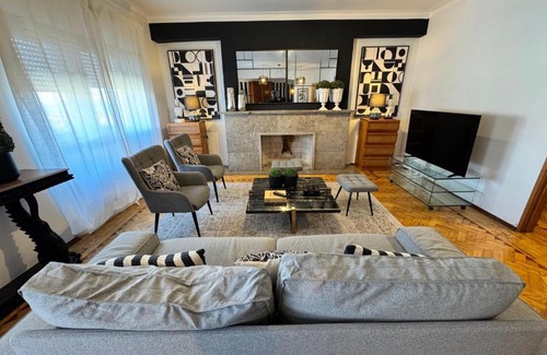 Alfama Apartment | Apolónia 30 Guests Balconies