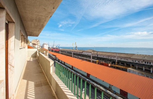 Alfama Apartment | Apolónia 30 Guests Balconies
