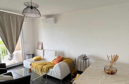 Ville-di-Pietrabugno Apartment | Appartement Avec Terrasse à 50 Mètres de la mer