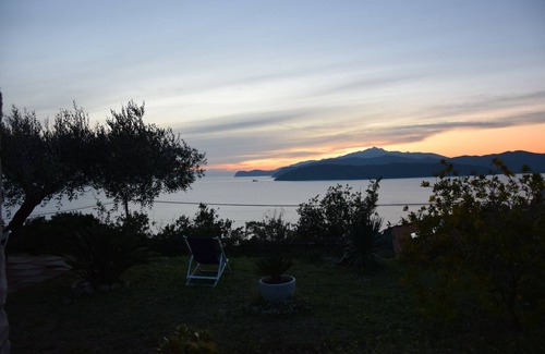 Capoliveri Apartment | App in freist. House, great sea view, beach + village within walking distance, max. 4 pers, baby