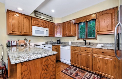 Blowing Rock Condo | Appalachian 2 | Fireplace, Restaurant, Pool, Spa