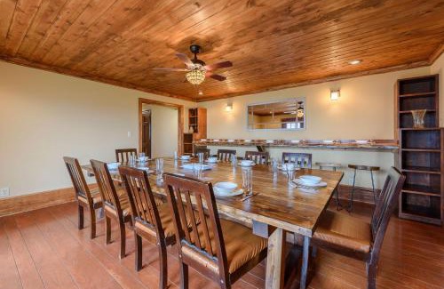 Boone House | Appalachian Mountain Lodge
