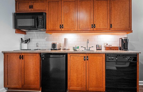 Vernon Condo | Appalachian @ Mtn Creek Pool Hot Tubs Sauna Gym Deck Mtn Front#246/248