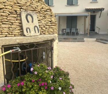 Chateauneuf-du-Pape Apartment | Apparemment chez Arlette