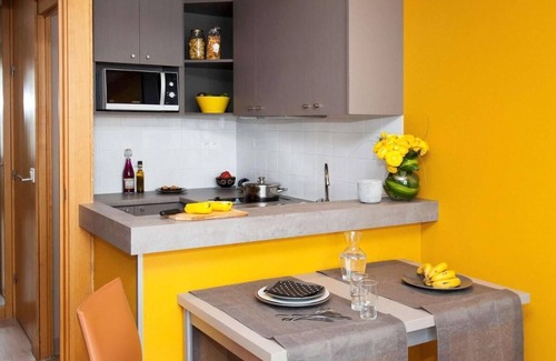 Issy-les-Moulineaux Apartment | Appart 2 P 4 pers Parking Paris Parc Expo Porte de Versailles
