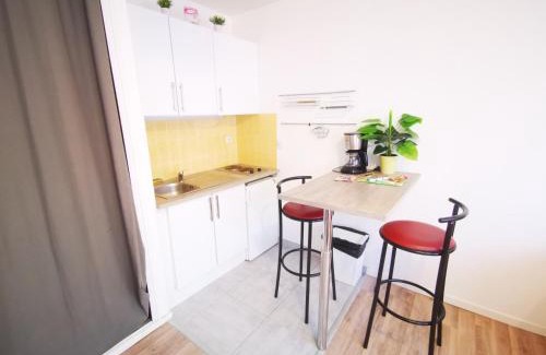Montigny-les-Metz Apartment | Appart 28m2 Metz Canal équipé meublé Wifi