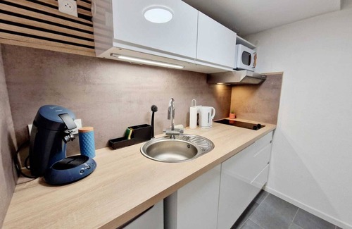 Haguenau Apartment | Appart'AZUR Haguenau, complete accommodation for business travellers: Quiet, Wi-Fi, King-size bed