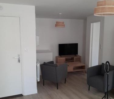 Miroir - Batignolles Apartment | Appart centre FNAC