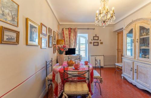 Avignon City Centre Apartment | Appart face au Palais des Papes