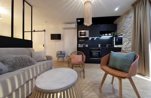 Louhans Apartment | Appart Hotel Eugenie