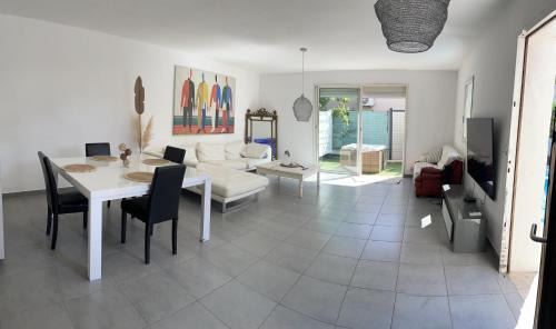 Sainte-Marguerite Apartment | Appart Piscine Privée 80M2 7mn vélodrome et Métro