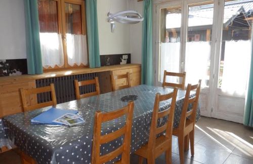 Morzine Apartment | Appart Pointe de Nyon Morzine Centre 4 à 5 pers calme jardin vue parking