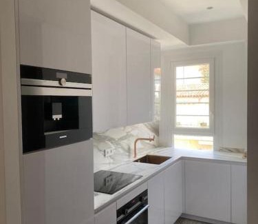 Saint-Jean-Cap-Ferrat Apartment | Appart Saint Jean pieds dans l'eau