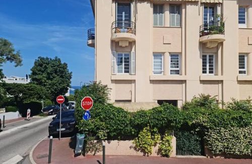 Saint-Jean-Cap-Ferrat Apartment | Appart Saint Jean pieds dans l'eau