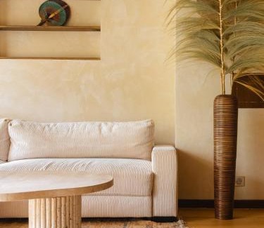 Republique–Point-du-Jour Apartment | Appart with Garden - 15 min from Eiffel Tower