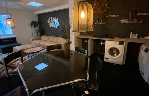 Statiekwartier Apartment | Appart4you Antwerpen a pie de Bares y Restaurantes